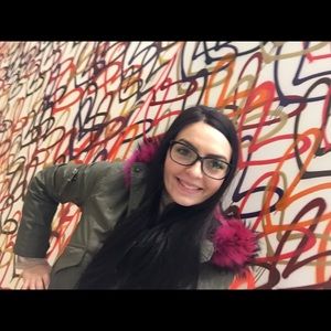 Meet your Posher, Rebecca